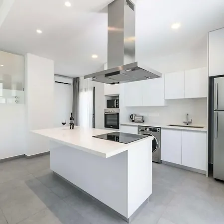 By The 2 프로타라스