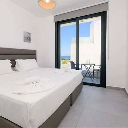 Villa By The 2 *